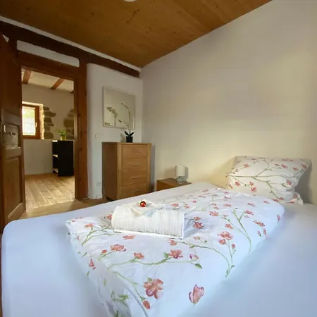 Casa de Férias Idylisches Fachwerkhaeusle Am Tor Zum Schwarzwald